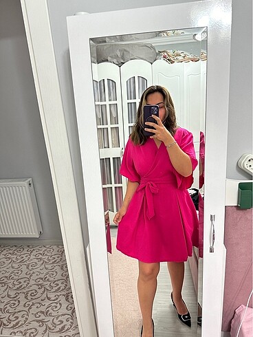 Pembe elbise ?