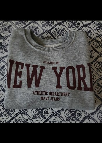 mavi jeans erkek çocuk sweatshirt 5-6 yaş temiz
