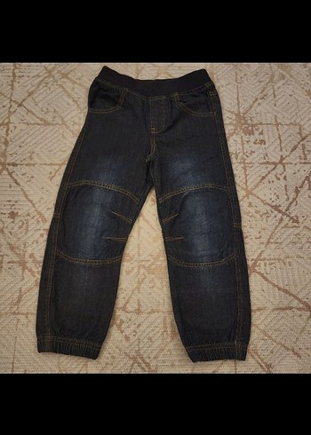 5 Yaş Beden F&F 5-6 yaş kot pantolon 1 kere giyilmiştir tertemiz ve yenidir