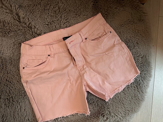 Pembe kot şort