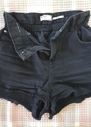 Bershka bts temalı siyah kot şort bershka