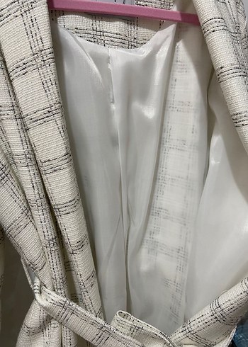 Desenli Beyaz Kuşaklı Blazer - Görsel 4