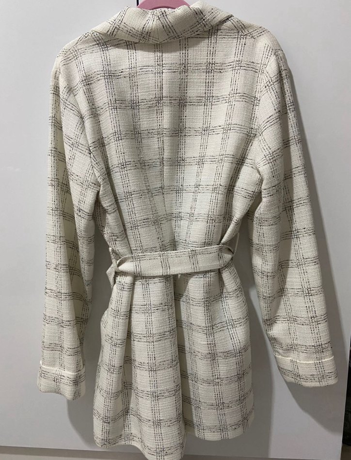 Desenli Beyaz Kuşaklı Blazer - Görsel 2