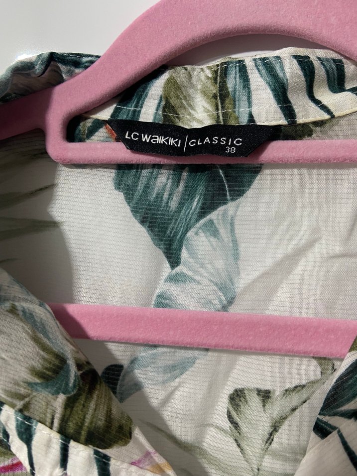 Uzun, bol kesim, yaprak desenli kadın elbise - Görsel 2