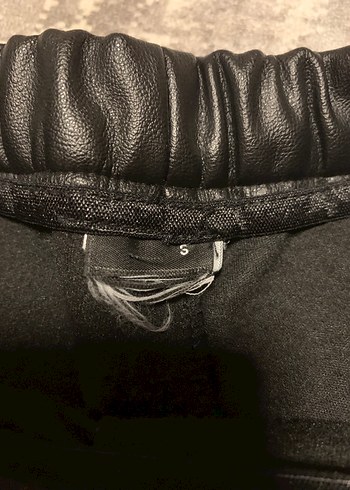 Kadın Siyah Deri Mini Şort - Görsel 3