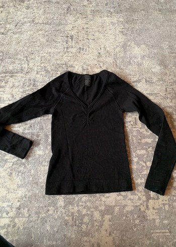 Siyah V Yaka Uzun Kollu Kadın spor üst - Görsel 2