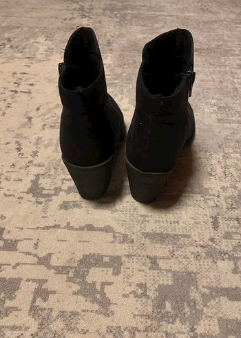 Siyah Süet Tokalı Topuklu Bot - Görsel 4