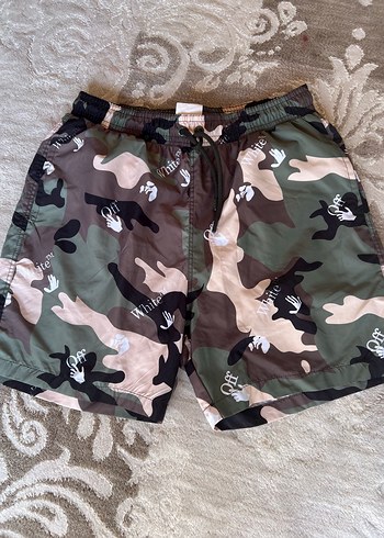 Off-White ürünü