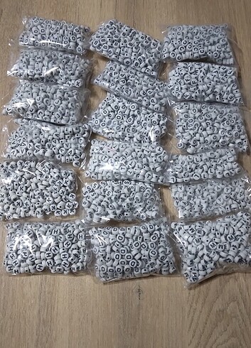 Diğer Beyaz Siyah Yassı Plastik Boncuk Harf