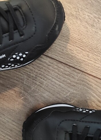 25 Beden Reebok çocuk spor ayakkabi