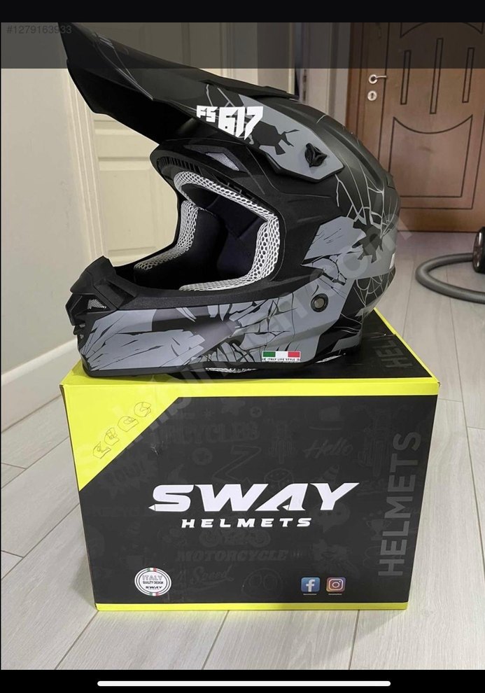 Sway fullface Gri Baskılı Metal Kemerli Motosiklet Kaskı - Görsel 4