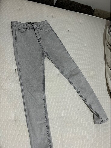 Gri jean