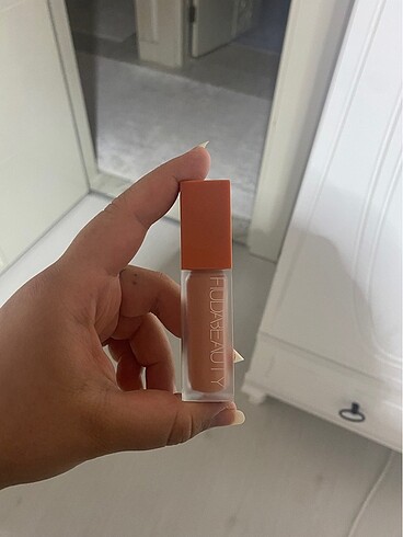 Huda Beauty Color Corrector