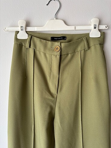 Trendyol & Milla Milla yeşil kumaş pantolon