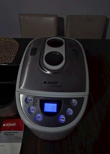 Beden Renk Arçelik K2715 Ekmek Yapma Makinesi