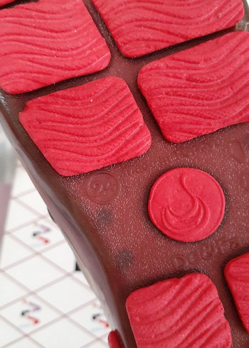 Kız Çocuk Parlak Kırmızı Tokalı Terlik - Görsel 2