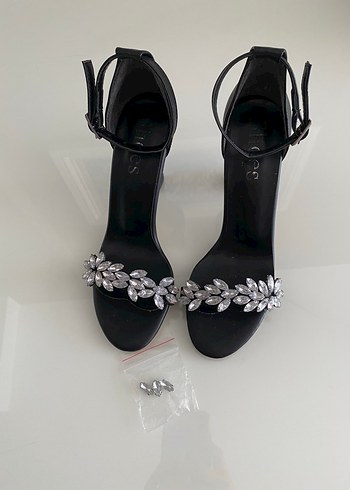 Taşlı Siyah Stiletto Kadın Ayakkabı