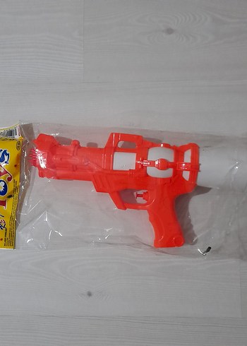 Diğer Renkli Kırmızı Su Tabancası