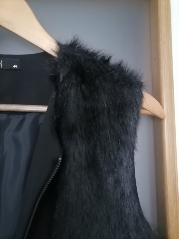 Kürk Detaylı Siyah Uzun Kadın Yelek - Görsel 4