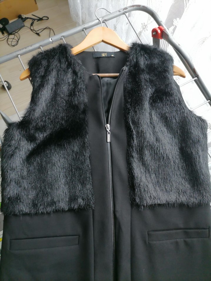 Kürk Detaylı Siyah Uzun Kadın Yelek - Görsel 3