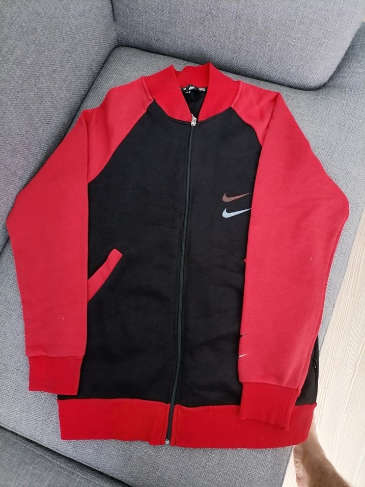 Siyah Kırmızı Kollu Nike Eşofman Üstü - Görsel 2