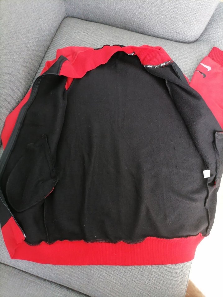 Siyah Kırmızı Kollu Nike Eşofman Üstü - Görsel 4