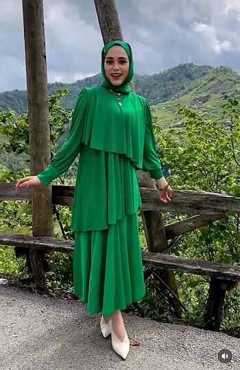 Butik Hare Zümrüt Yeşili Elbise