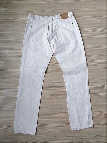 Stradivarius Stradivarius Aplikeli Yırtık Beyaz Jean