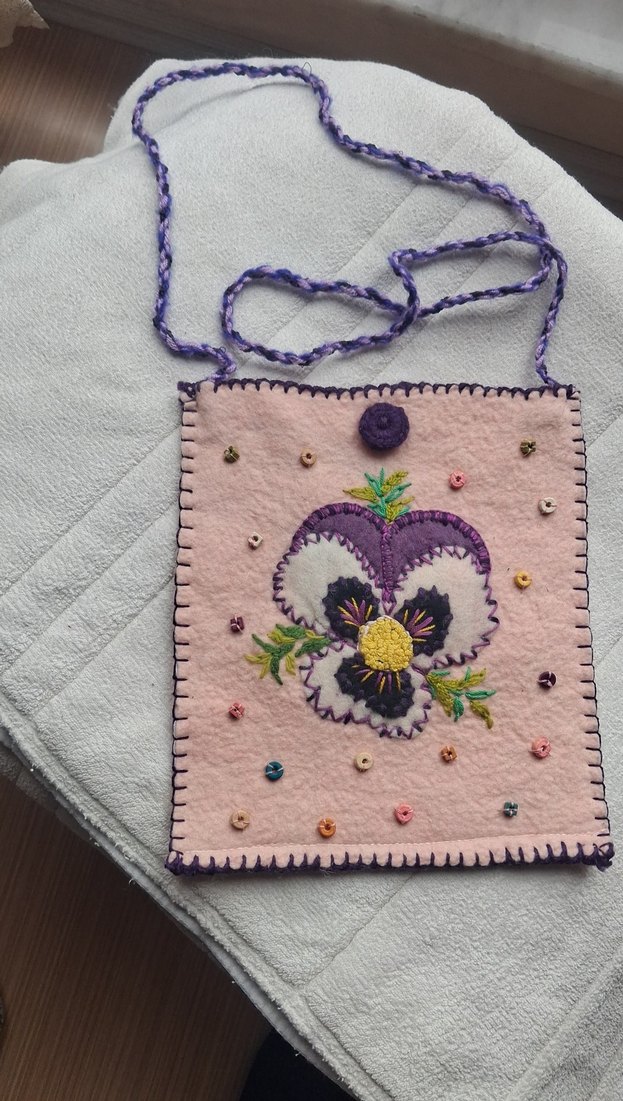 keçe işlemeli çanta - Görsel 2