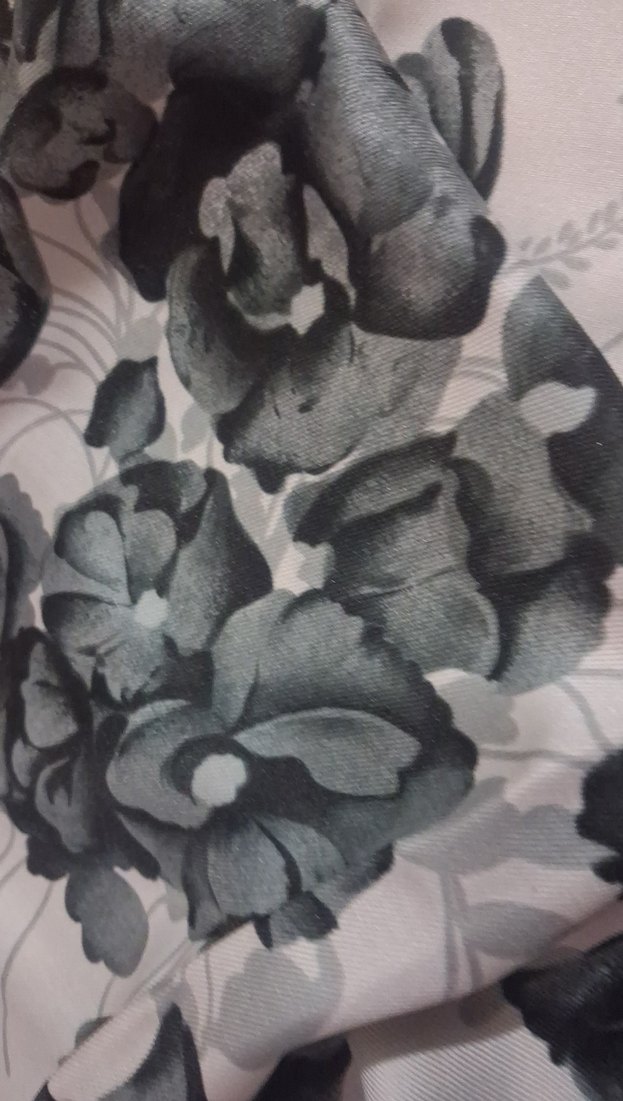 Gri Çiçek Desenli Kadın eşarp - Görsel 2