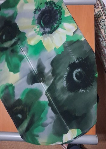 Yeşil Desenli Kadın Fular - Görsel 2