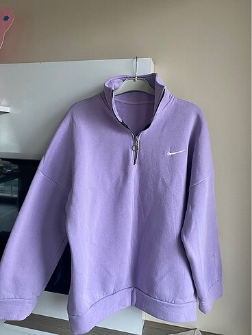 Nike sweatshirt