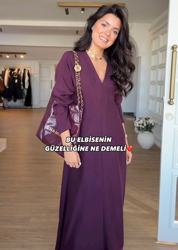 Bordo Zincir Detaylı Uzun V Yakalı Elbise