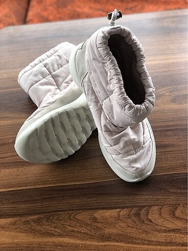 Skechers Bot