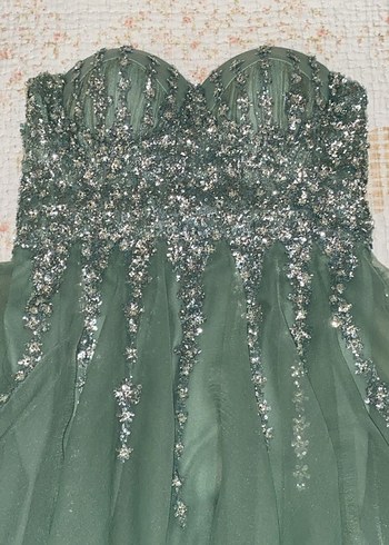 Yeşil Payetli Nakış İşlemeli Straplez Kısa Abiye - Görsel 3