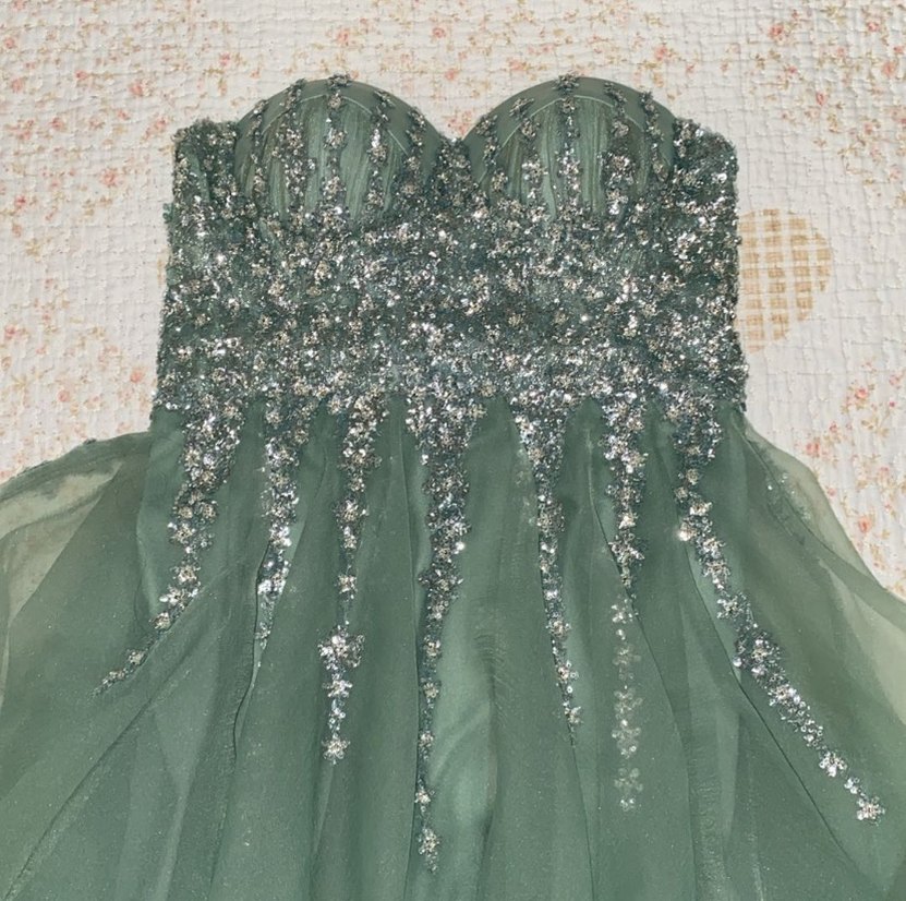 Yeşil Payetli Nakış İşlemeli Straplez Kısa Abiye - Görsel 3