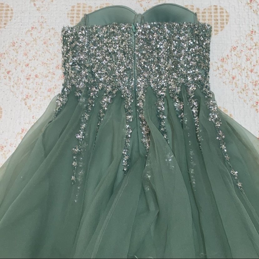 Yeşil Payetli Nakış İşlemeli Straplez Kısa Abiye - Görsel 4