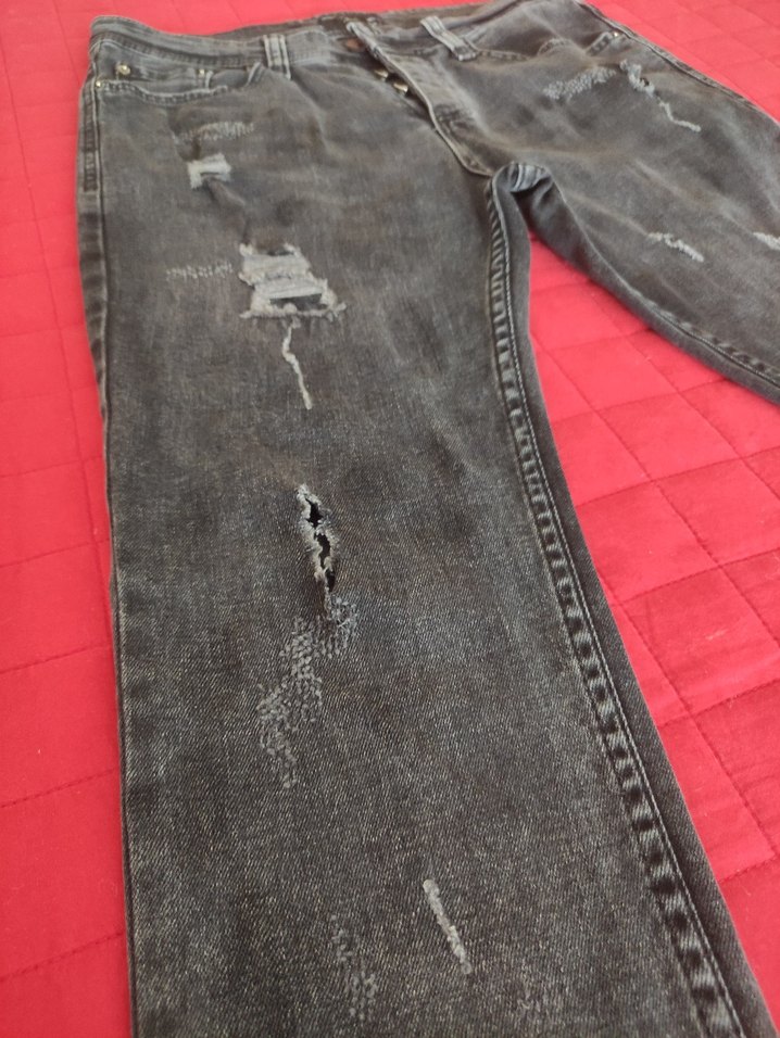 Siyah Yırtık Detaylı Kot Pantolon - Görsel 3