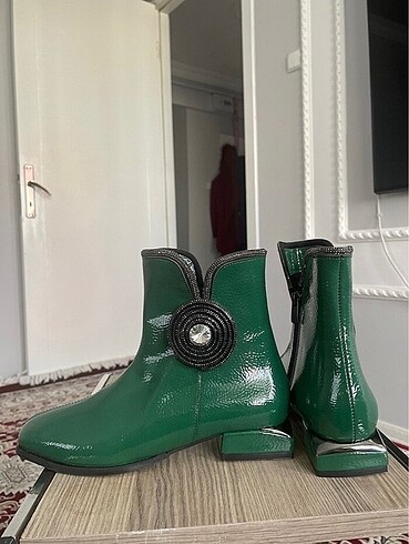Kısa Yeşil bot