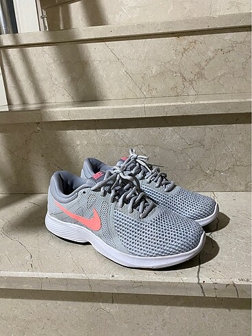Nike spor ayakkabı
