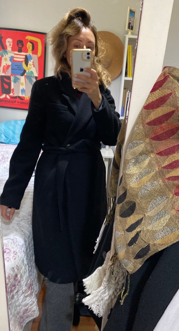 Siyah Düğmeli Kaban - Görsel 4