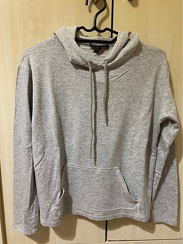 İnce kapşonlu sweat