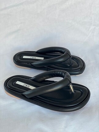 ZARA PARMAK ARASI PUF TERLİK