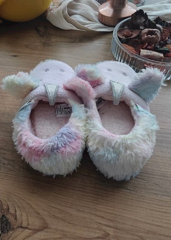 Pembe Nakışlı Kız Çocuk Ev Terliği - Görsel 3