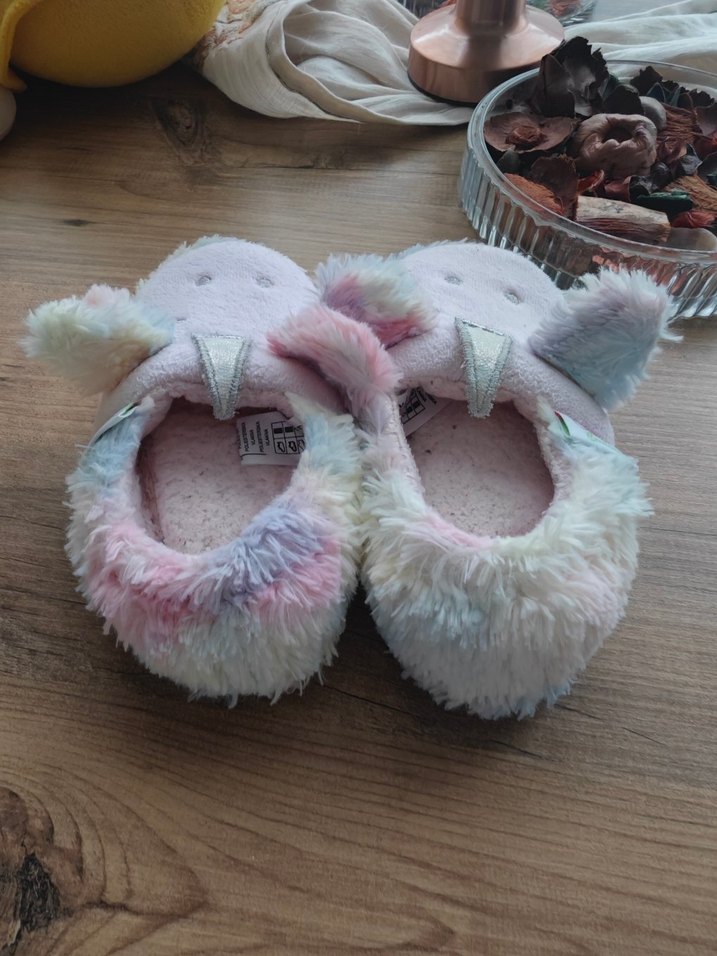 Pembe Nakışlı Kız Çocuk Ev Terliği - Görsel 3