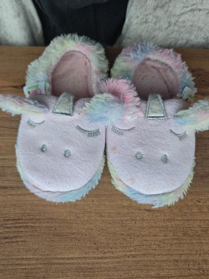 Pembe Nakışlı Kız Çocuk Ev Terliği - Görsel 2