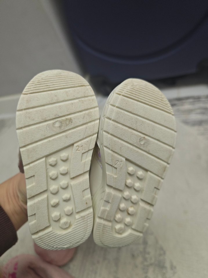 Kız Çocuk Beyaz Cırt Cırtlı Spor Ayakkabı - Görsel 5