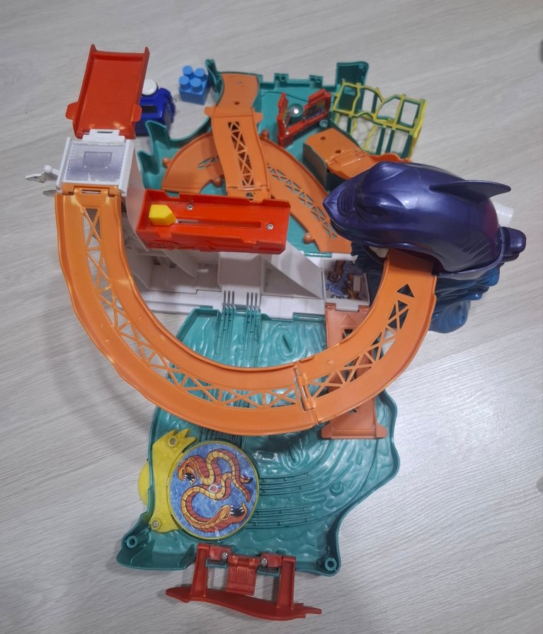 Renkli Plastik Oyuncak Parkuru - Görsel 3