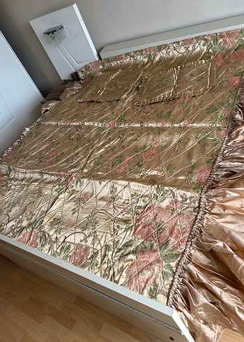 Çeyizlik İşlemeli pamuk saten yatak örtüsü - Görsel 6