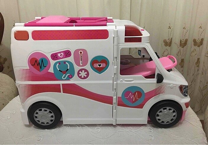 Barbie Barbie ambulans